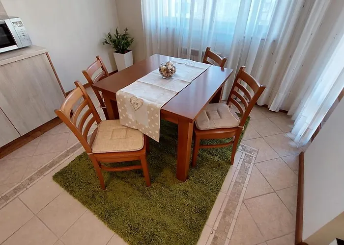 Free в св. иван рилски - сладък дом сред лукс Бансько